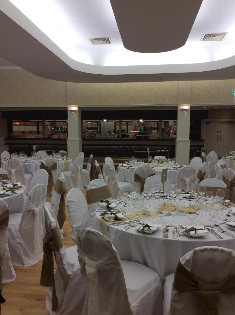 Ivy Tower Hotel Castlebar Buitenkant foto