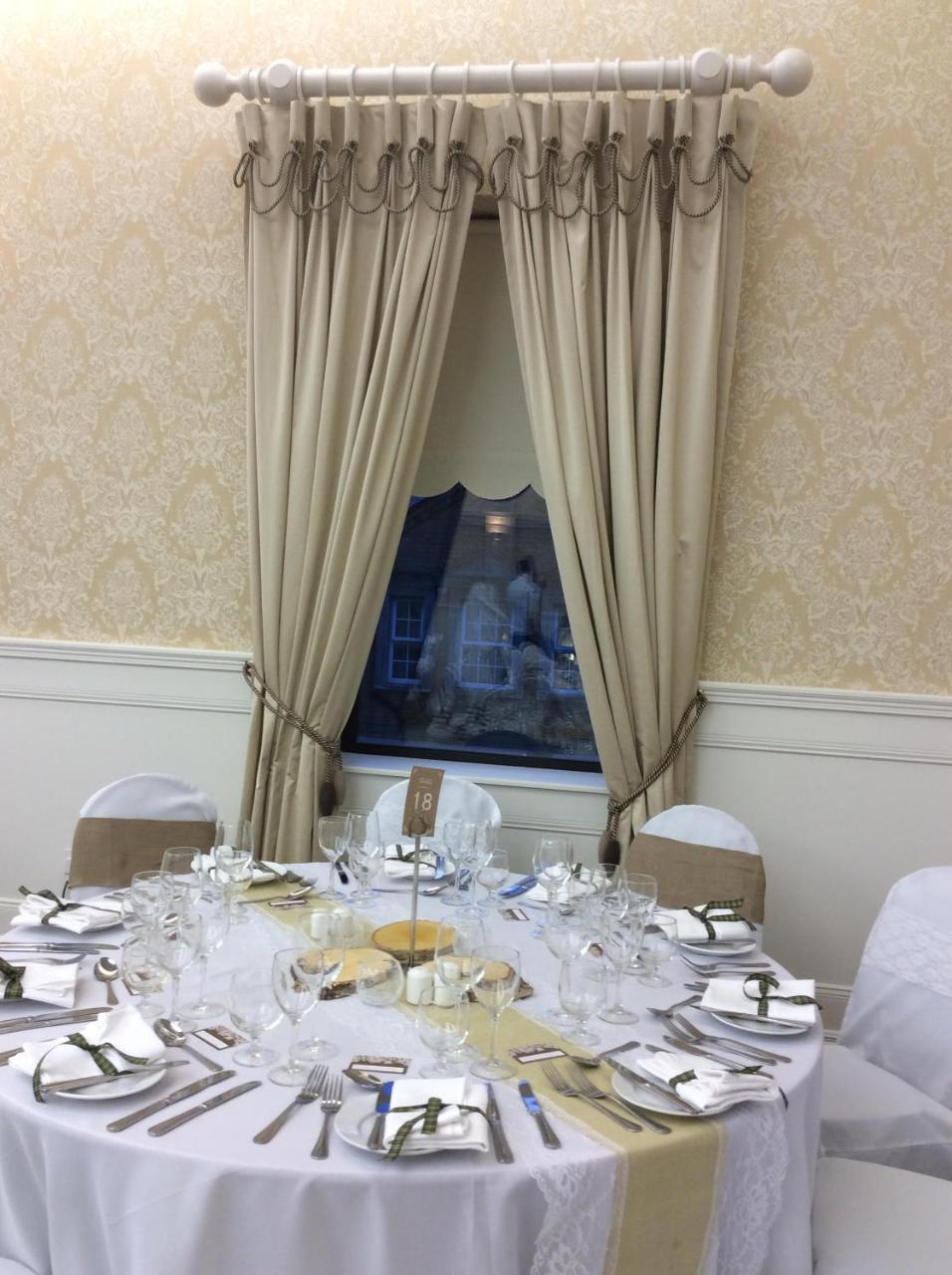 Ivy Tower Hotel Castlebar Buitenkant foto