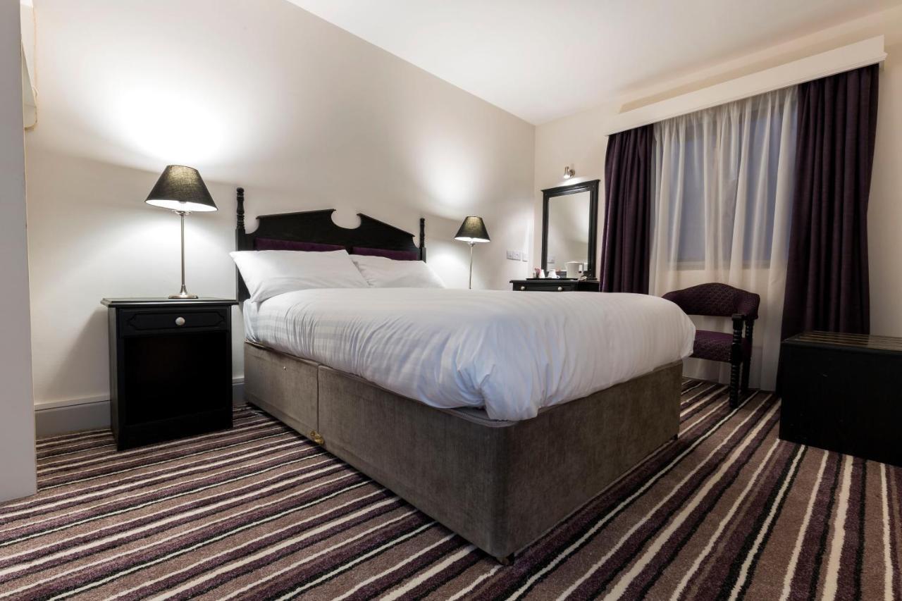 Ivy Tower Hotel Castlebar Buitenkant foto